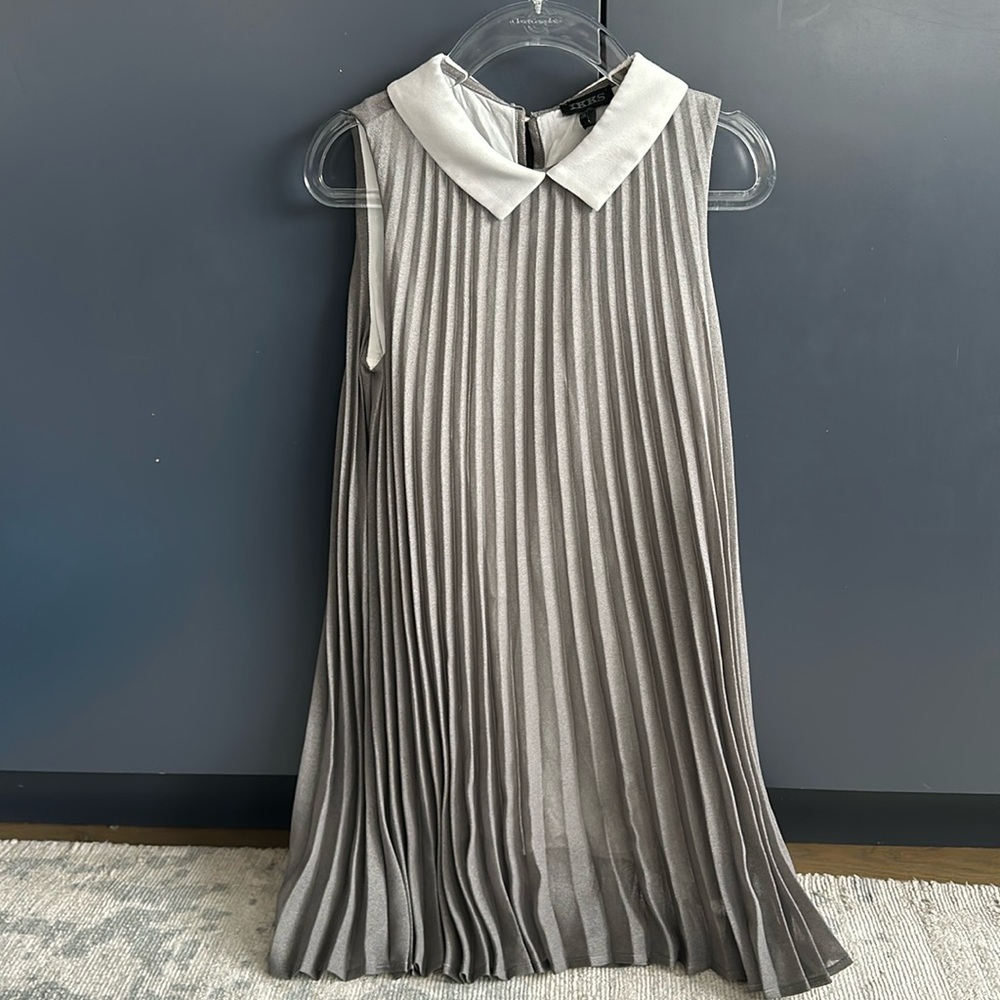 GIRLS’ SILVER PLEATED DRESS WITH WHITE COLLAR - 6Y